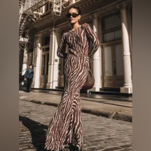 Realisation Par Gia Dress - Picture 2 of 9